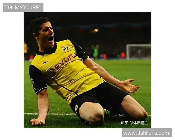 莱万在赛场上的辉煌成就与未来发展潜力的深度分析与展望